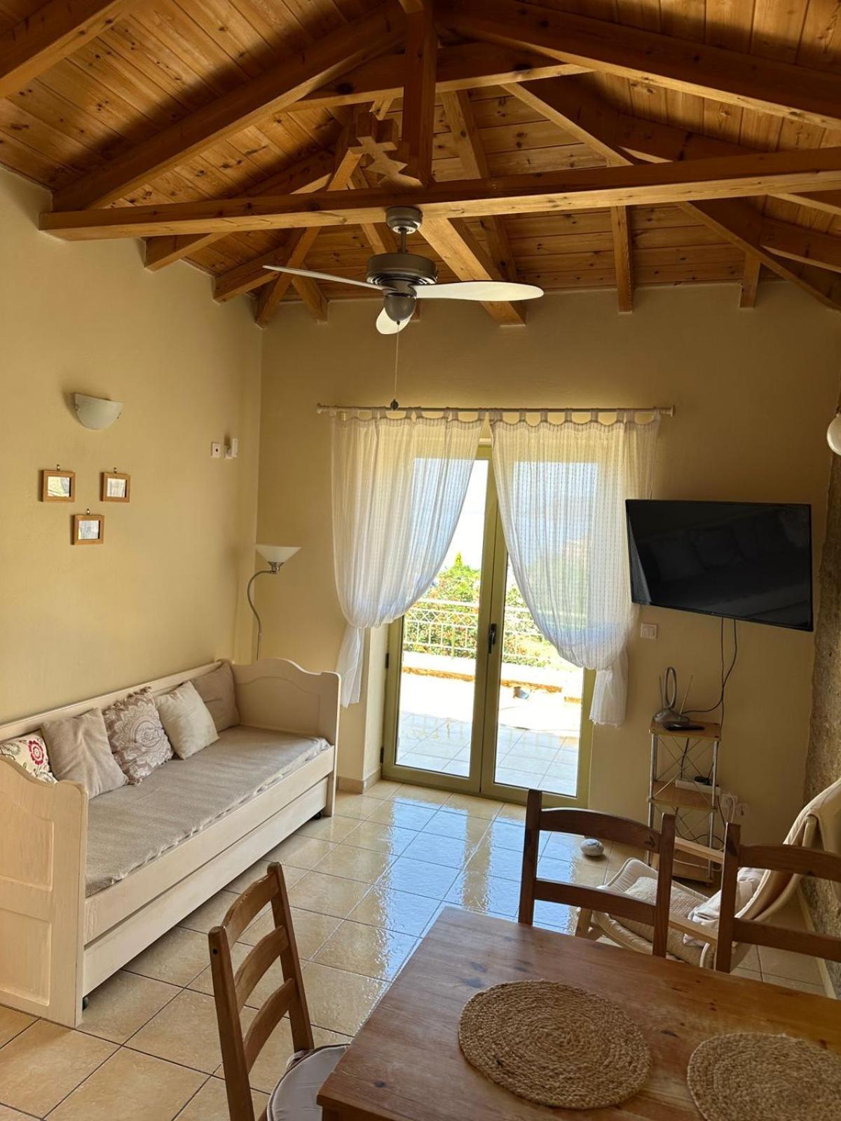 Amoni Holiday Homes 卡德哈米利 外观 照片