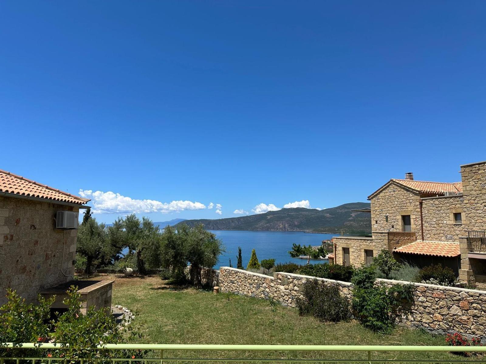 Amoni Holiday Homes 卡德哈米利 外观 照片